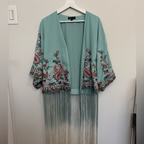 Zara Light Green Embroidered Fringe Kimono - Picture 14 of 14